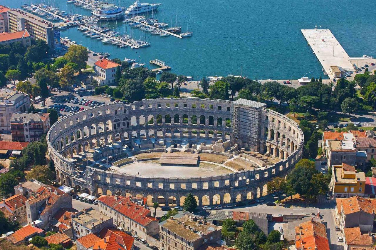 Ttapartmani Pula Exterior photo