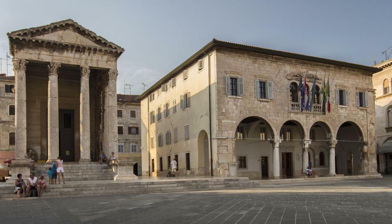 Ttapartmani Pula Exterior photo